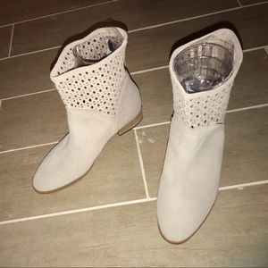 Beautiful Laser Cut Booties from MK Size 8